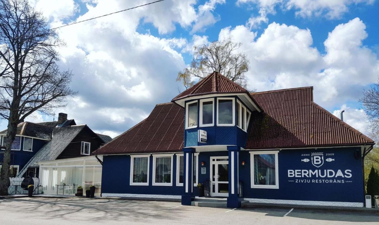 Лора Villa Lapmezciems Ngoại thất bức ảnh